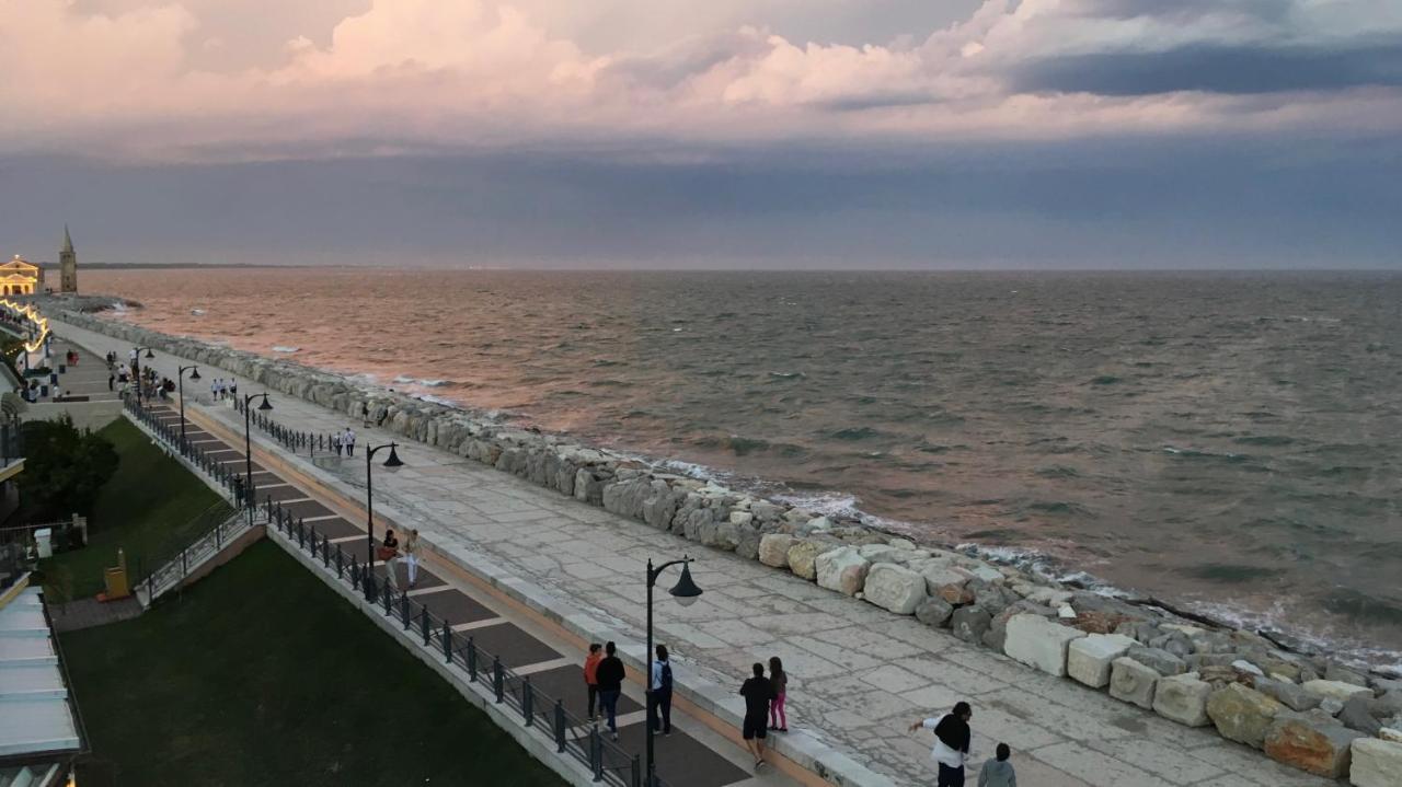 Ca Dell'Angelo - Caorle Aparthotel Kültér fotó